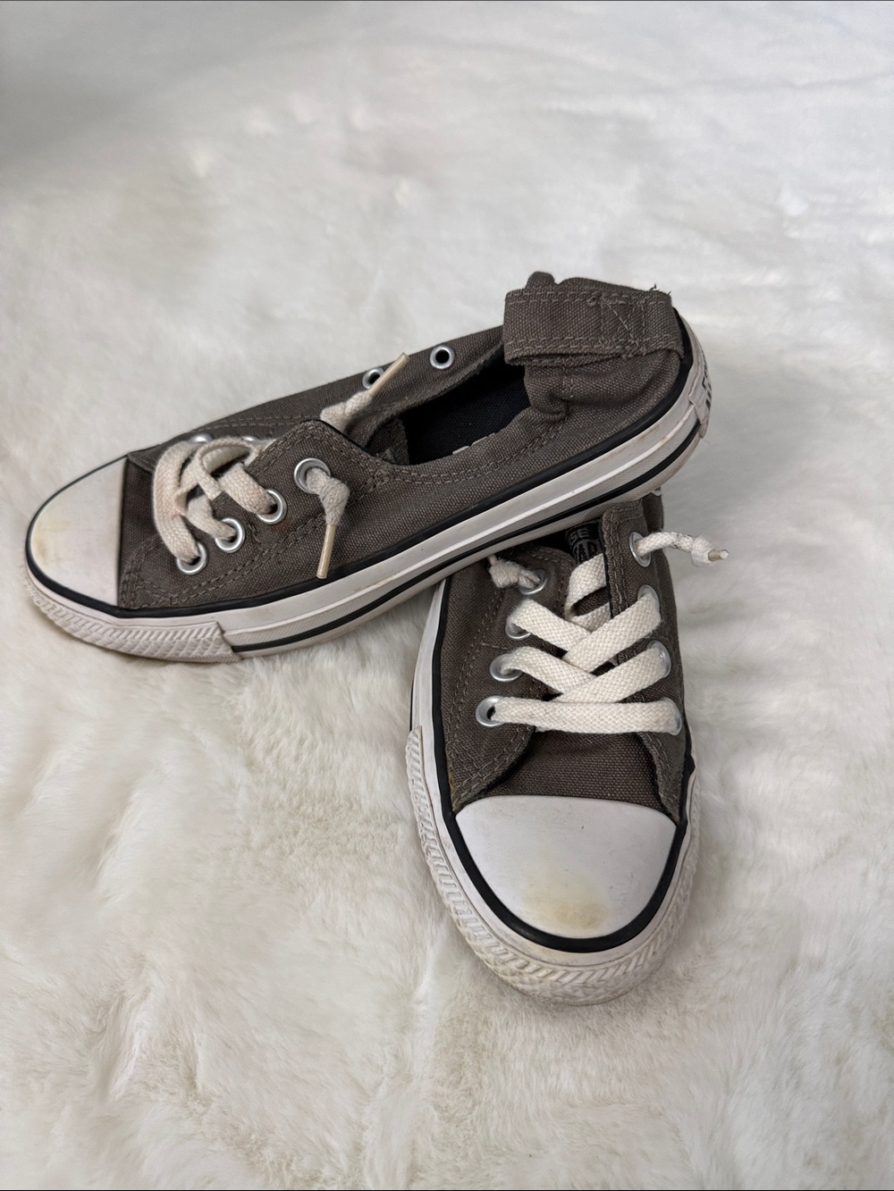 Converse Low-Top Sneakers in Gray and White